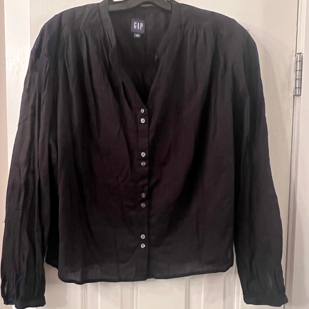 GAP easy front button down top - black